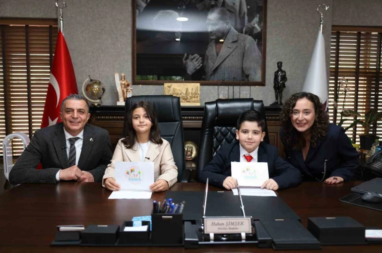 Başkan Şimşek 23 Nisan’ı çocuklarla beraber geçirdi 