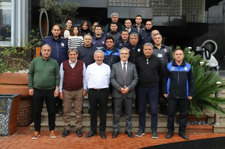 Başkan Tetik mesai arkadaşlarının yeni yılını kutladı 