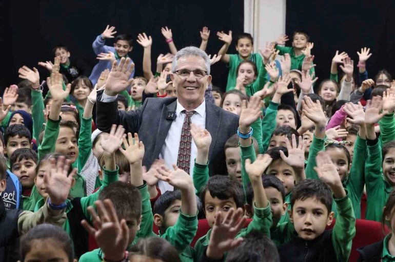 Başkan Tetik öğrencilere belediyeciliği anlattı 