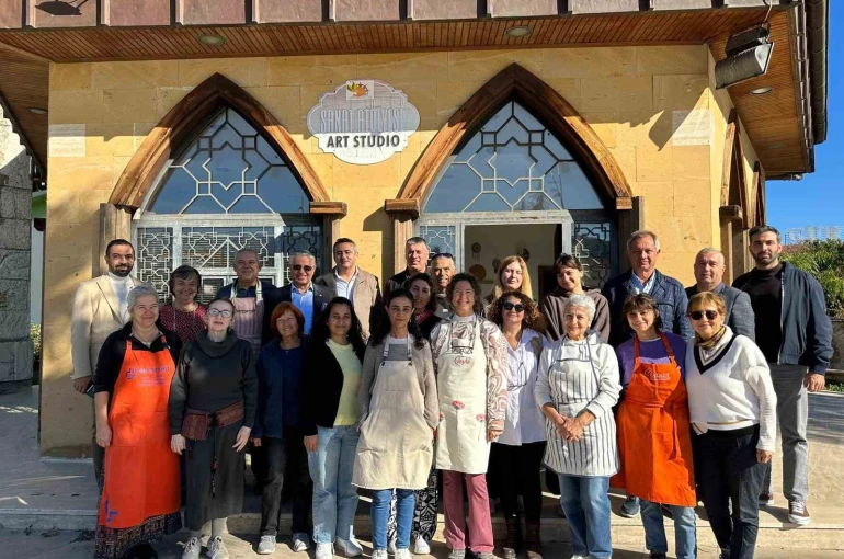 Başkan Topaloğlu: "Seramik sanatına gönül verenler ortaya çok güzel eserler çıkarıyor" 