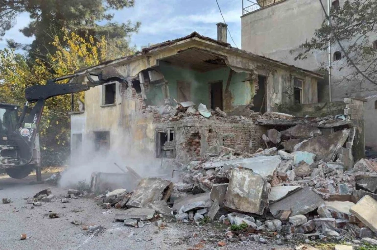 Başkan Türkel: "Kaçak yapılaşmaya ve metruk yapılara geçit vermeyeceğiz" 