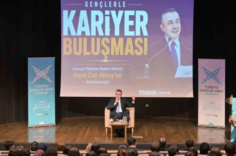 Başkan Vekili Can Aksoy, TÜGVA’nın kariyer buluşmasında gençlerle bir araya geldi 