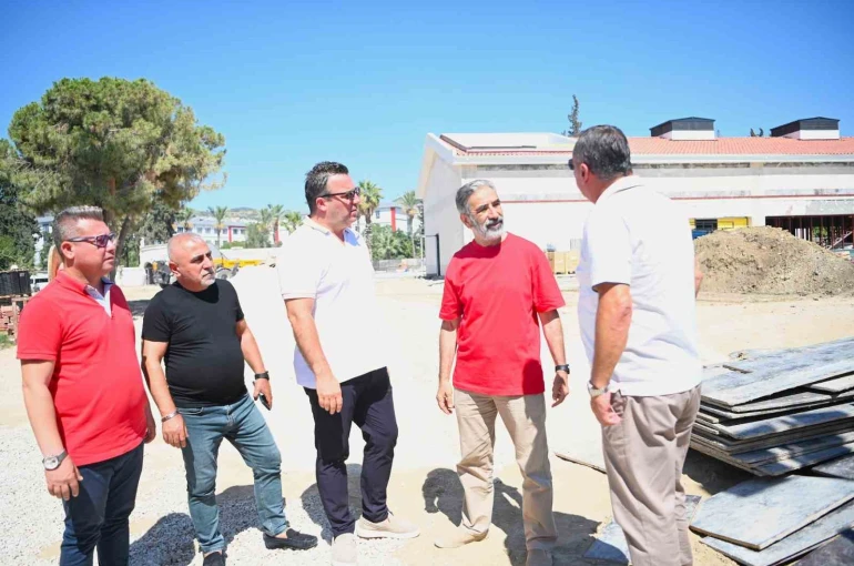 Başkan Vekili Demirtaş’tan Kuşadası’nda proje ve esnaf mesaisi 