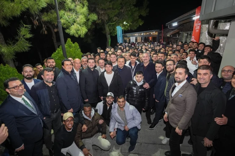 Başkan Yılmaz TÜGVA’lı gençlerle sahurda buluştu