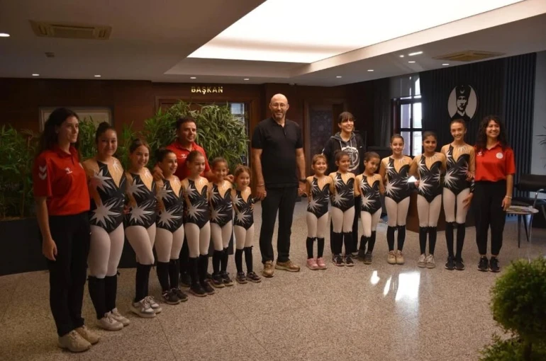 Başkan Zencirci, minik jimnastikcileri ağırladı 
