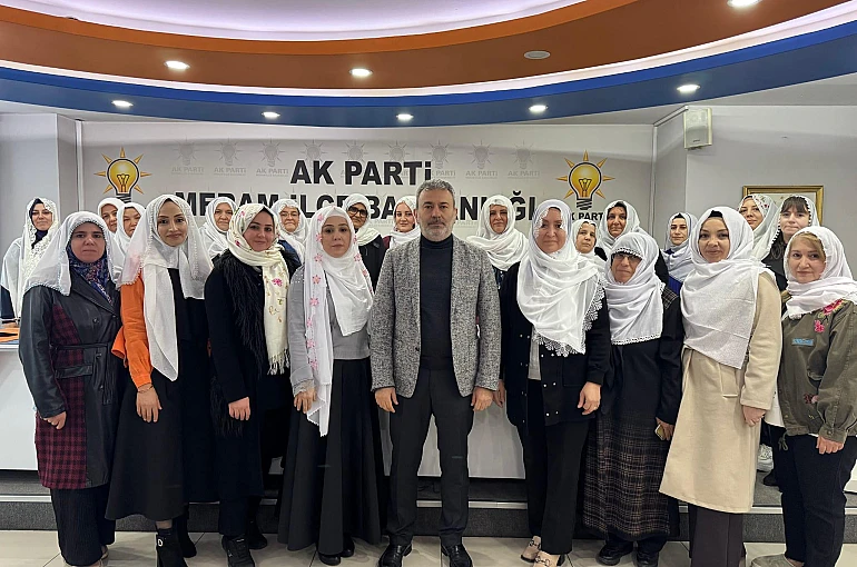 Başkana yapılan hakarete AK Parti Meram’dan “Beyaz Yazma” tepkisi