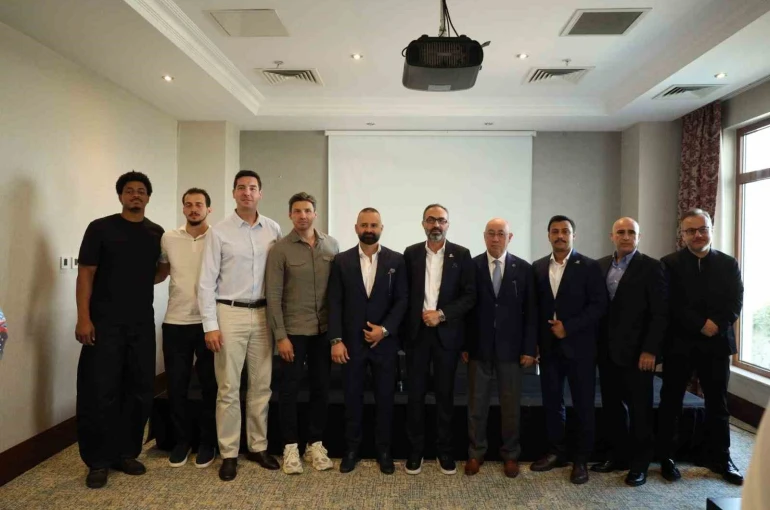Basketbol Süper Ligi’nin yeni takımı Körfez Basket görücüye çıktı