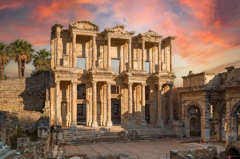 Batı Anadolu’nun iki öncü antik kenti Denizli’ye emanet 