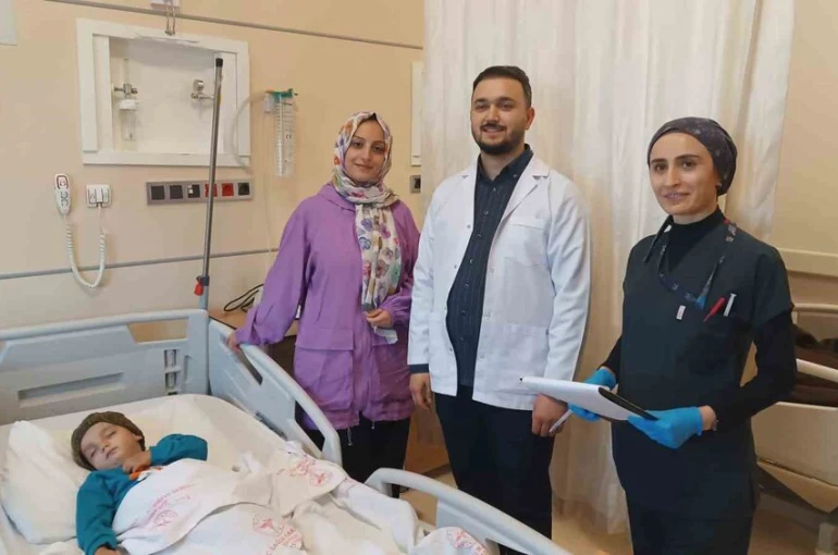 Batman‘da kek ve ceviz parçası akciğerine kaçtı 