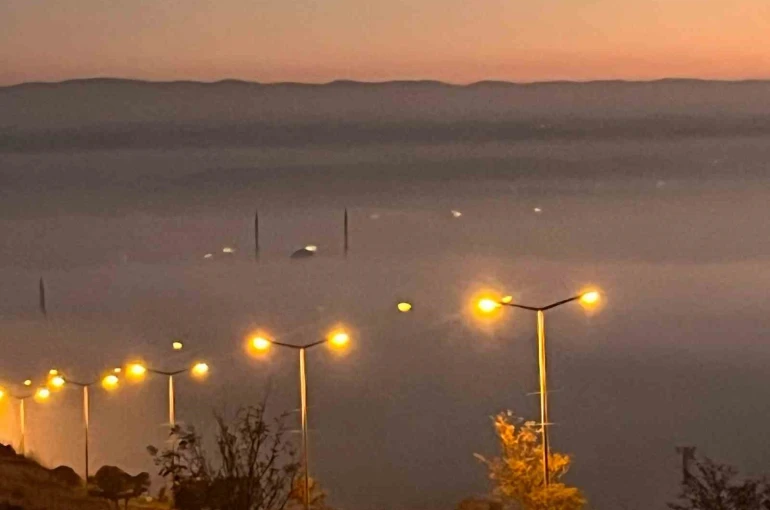 Batman’da yoğun sis ve gün batımı kartpostallık manzara oluşturdu 