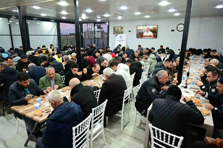 Battalgazi Belediyesi iftarı çadırlarda değil restoranda veriyor 
