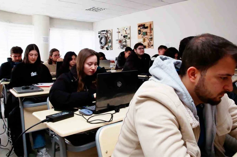 Bayburt Üniversitesi’nde "Türkiye Siber Vatan Programı" eğitimi başladı 