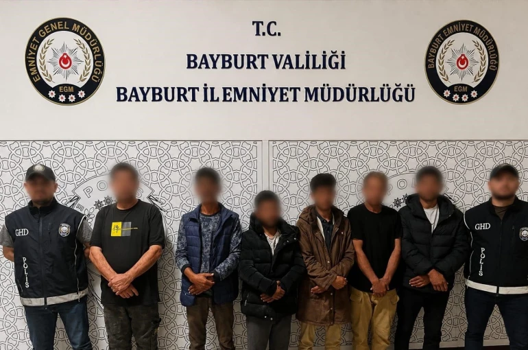 Bayburt’ta 6 düzensiz göçmen yakalandı 