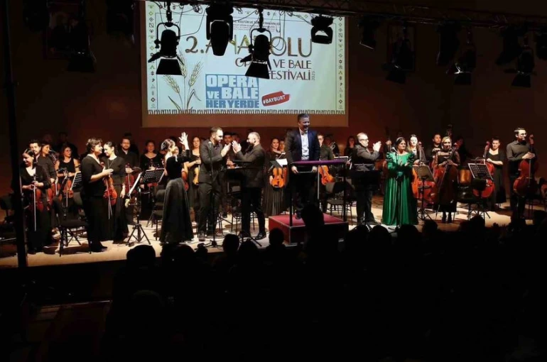 Bayburt’ta ‘Anadolu Ezgileri’ konseri düzenlendi 