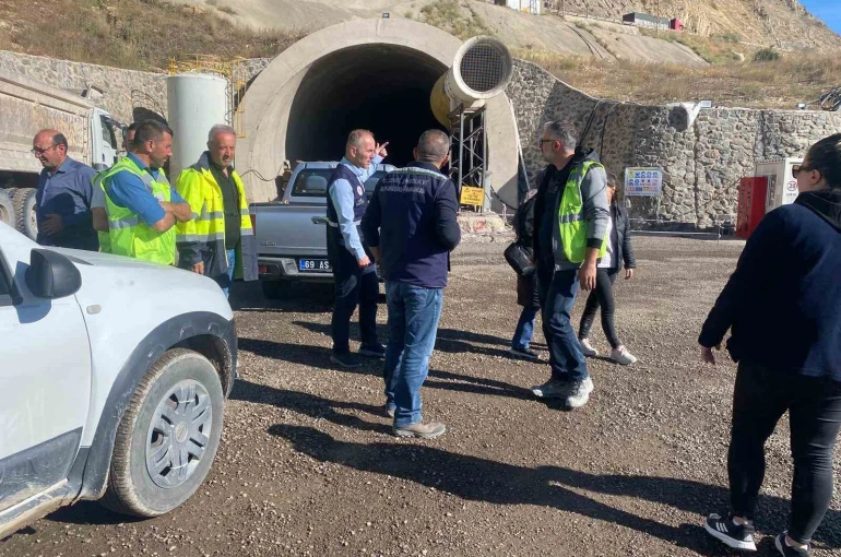 Bayburt’ta çevre ekipleri, Kop Tüneli ve beton santrallerini denetledi