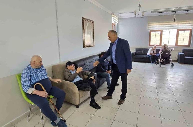 Bayburt’ta huzurevi sakinleriyle bir araya geldiler