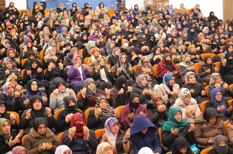 Bayburt’ta kadınlara yönelik Kadir Gecesi programı düzenlendi 