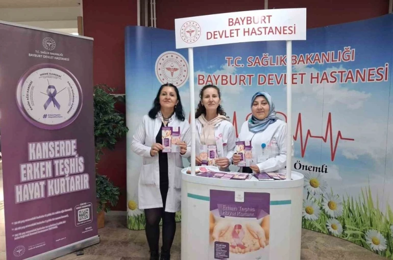 Bayburt’ta meme kanseri farkındalık standı açıldı 