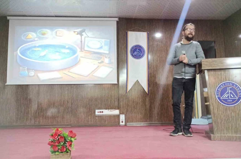 Bayburt’ta öğrencilere bilinçsiz takviye kullanımının riskleri anlatıldı 