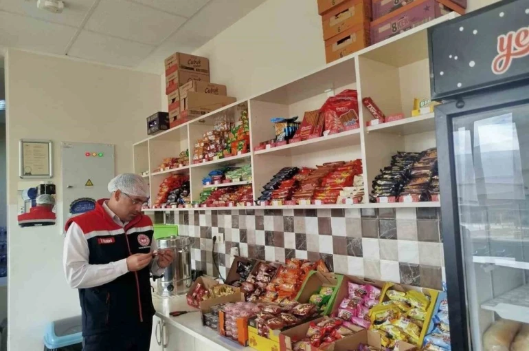 Bayburt’ta okul ve öğrenci yurtlarında gıda denetimleri yapıldı 