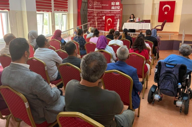 Bayburt’ta özel bireylere ve personele sağlıklı yaşam eğitimi verildi 