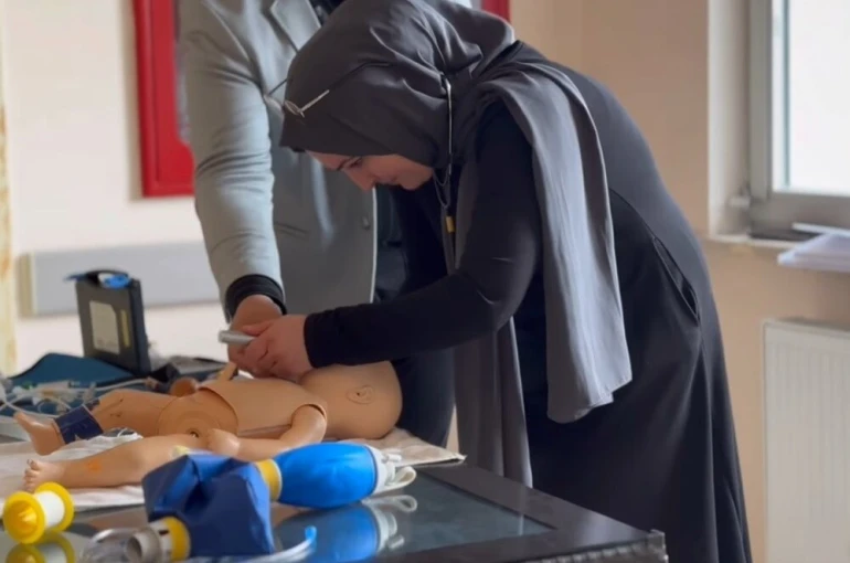 Bayburt’ta sağlık çalışanlarına bebek ölümlerini azaltmaya yönelik eğitim verildi 