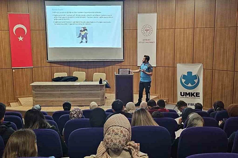 Bayburt’ta sağlık personeline afet bilinci eğitimi verildi 