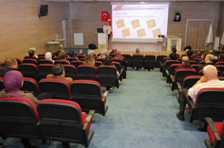 Bayburt’ta sağlık personeline iş sağlığı ve güvenliği eğitimi verildi 