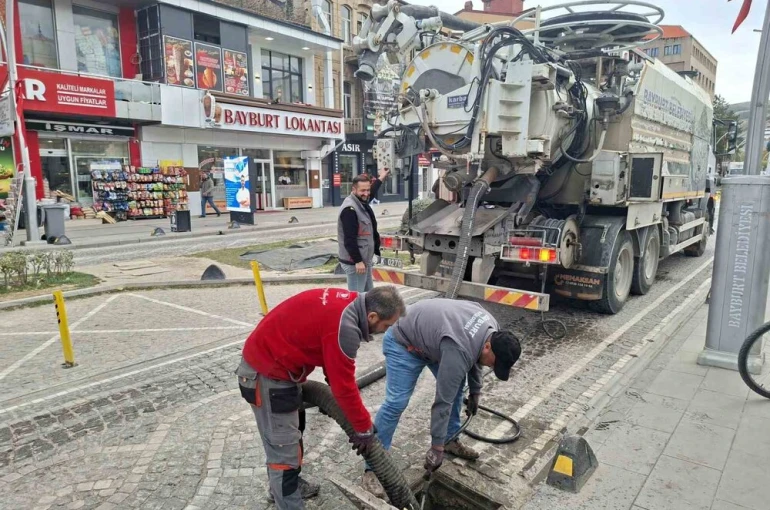 Bayburt’ta şehir estetiği ve altyapı için mesai 