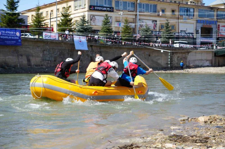 Bayburt’ta ’Üniversiteler Arası Rafting Türkiye Şampiyonası’ başladı