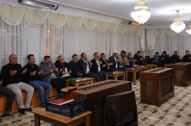 Bayburt’un Taht köyünde mukabele programı gerçekleştirildi 