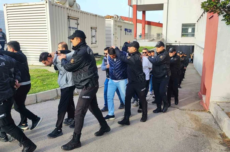 Bayğaralar suç örgütüne yönelik operasyonda gözaltına alınan 287 şüpheli adliyeye sevk edildi 