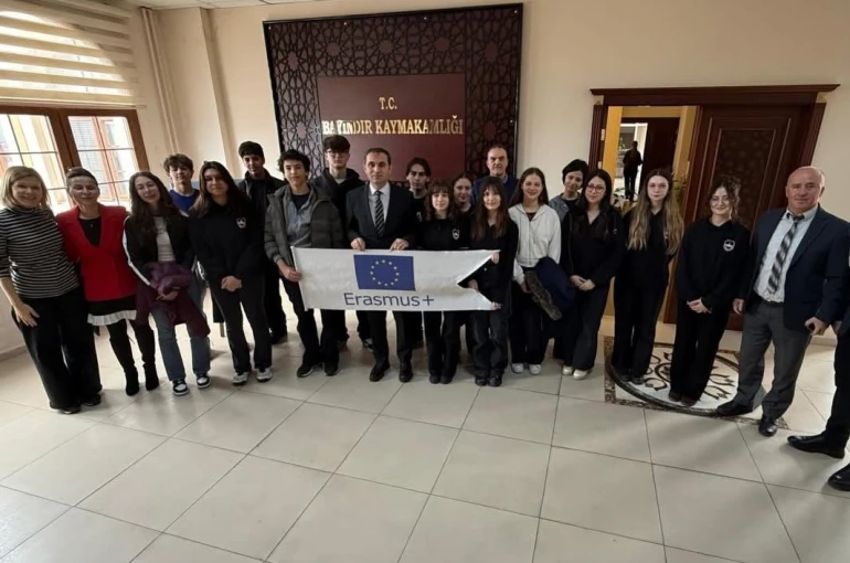 Bayındır, İtalyan Erasmus ve eTwinning öğrencilerini ağırlıyor 