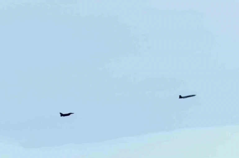 Bayraktar KIZILELMA, F-16’ya kilitlendi, simüle atışta tam isabet 