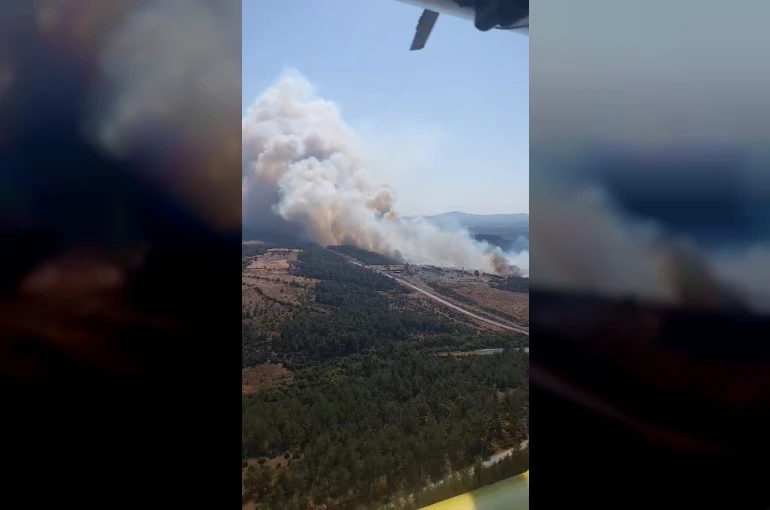 Bayramiç’te orman yangını helikopterden görüntülendi