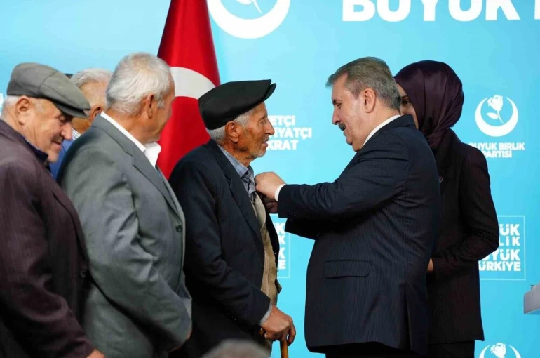 BBP Genel Başkanı Destici: "Kıbrıs’ta yaşayan Türkler bizim vazgeçilmezimizdir" 