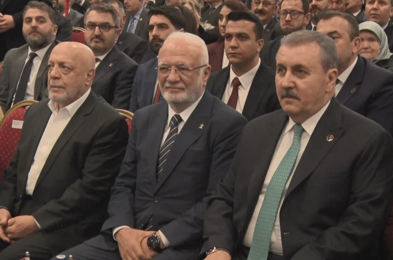 BBP Genel Başkanı Destici: "O saç örgüsü Bozkurt’un yelesidir, çakalın, sırtlanın oyuncağı olamaz"