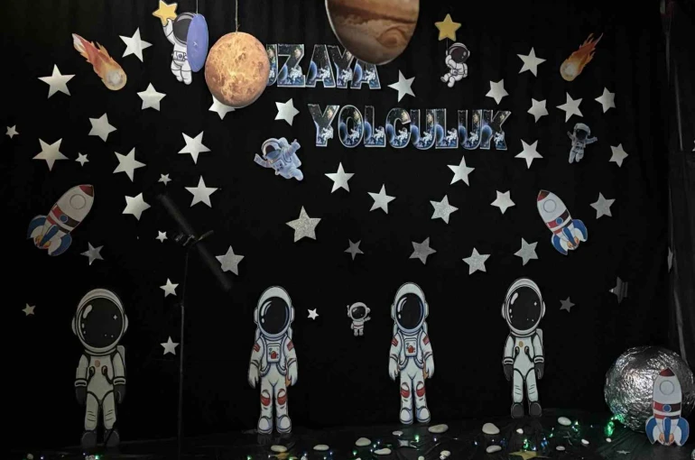 Bebek Kütüphanesi’nde çocuklar uzayla tanıştı 