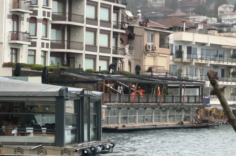 Bebek Otel’de kaçak bölümler yıkılıyor 