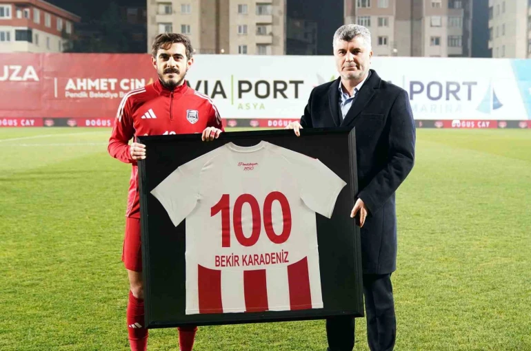Bekir Karadeniz, Pendikspor’da 100. maçına çıktı 