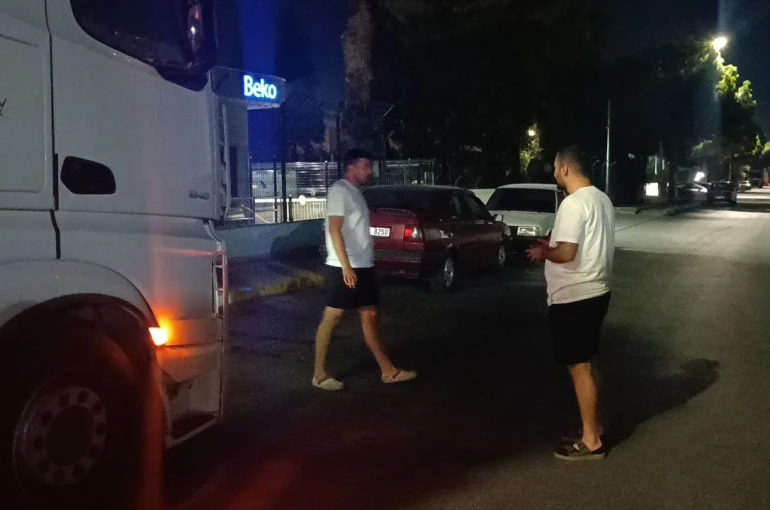 Beko önünde saatlerce bekletilen tırcılardan tepki 