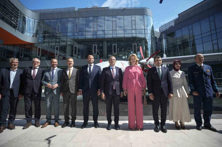 Belçika Kraliçesi Mathilde, Baykar’ı ziyaret etti 