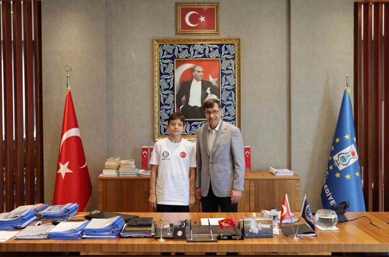 Belediye Başkanı Kahveci, Milli Yüzücü Ömer Cengiz’i ağırladı 