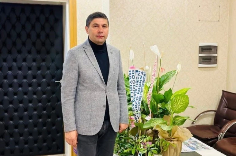 Belediye başkanının sekreterine satırla saldırı: 1 yaralı 