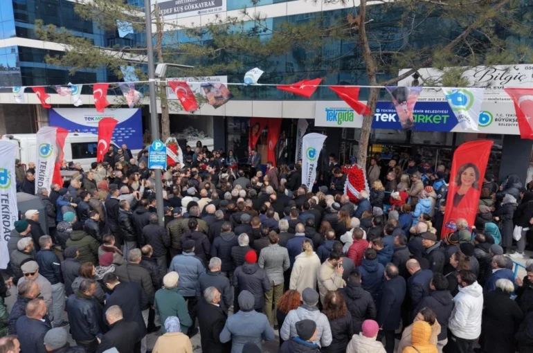 Belediyenin uygun fiyata et sattığı TEK Market’in 2.’si Çerkezköy’de açıldı