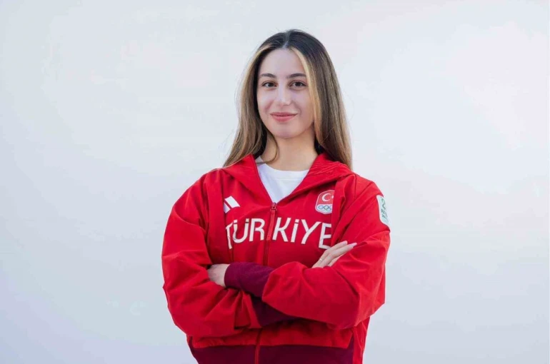 Belediyespor’lu Özge Yılmaz’dan gümüş madalya 