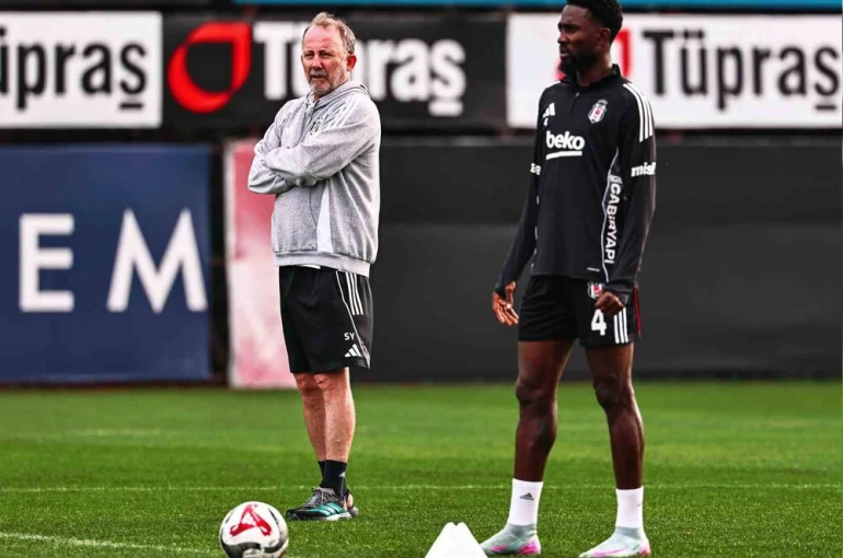 Beşiktaş 3 futbolcusundan eksik çalıştı 