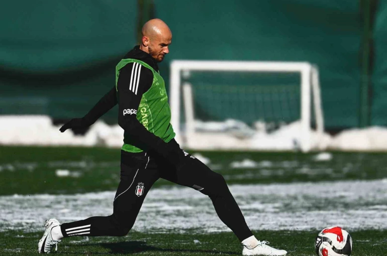 Beşiktaş, Antalya kampı öncesi son idmanını İstanbul’da yaptı 