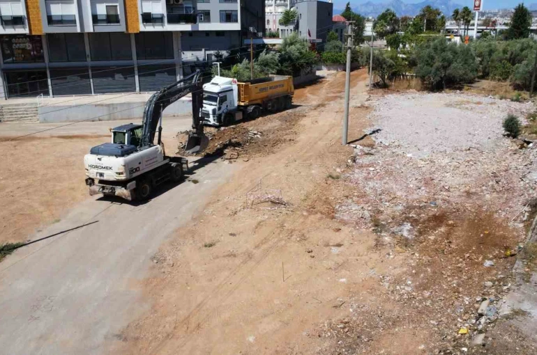 Beşkonak’ın altyapı ve ulaşım ağı güçleniyor