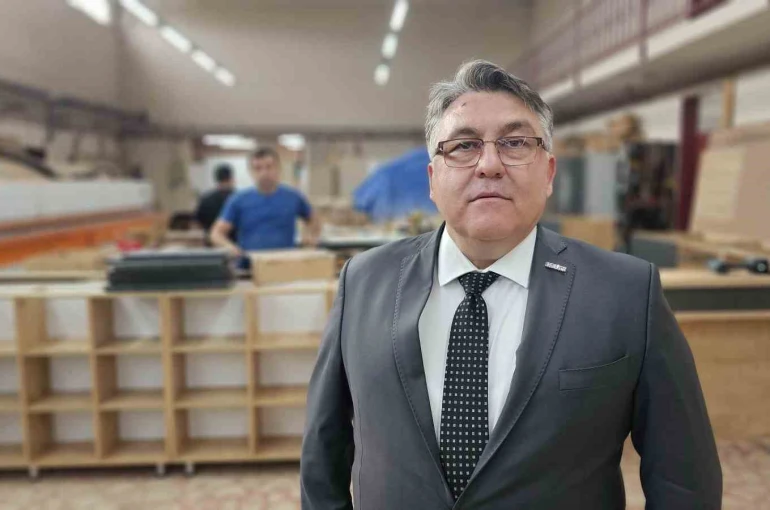 BEUN, ahşap atölyesiyle mobilya ihtiyacını karşılıyor; hem üretiyor hem de tasarruf sağlıyor